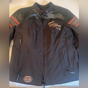 Genuine Harley Davidson – XL Ladie’s heavy riding coat. Excellent condition!!